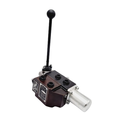Rozdzielacz hydrauliczny na błotnik Ursus C-330 Hydrotor.jpg